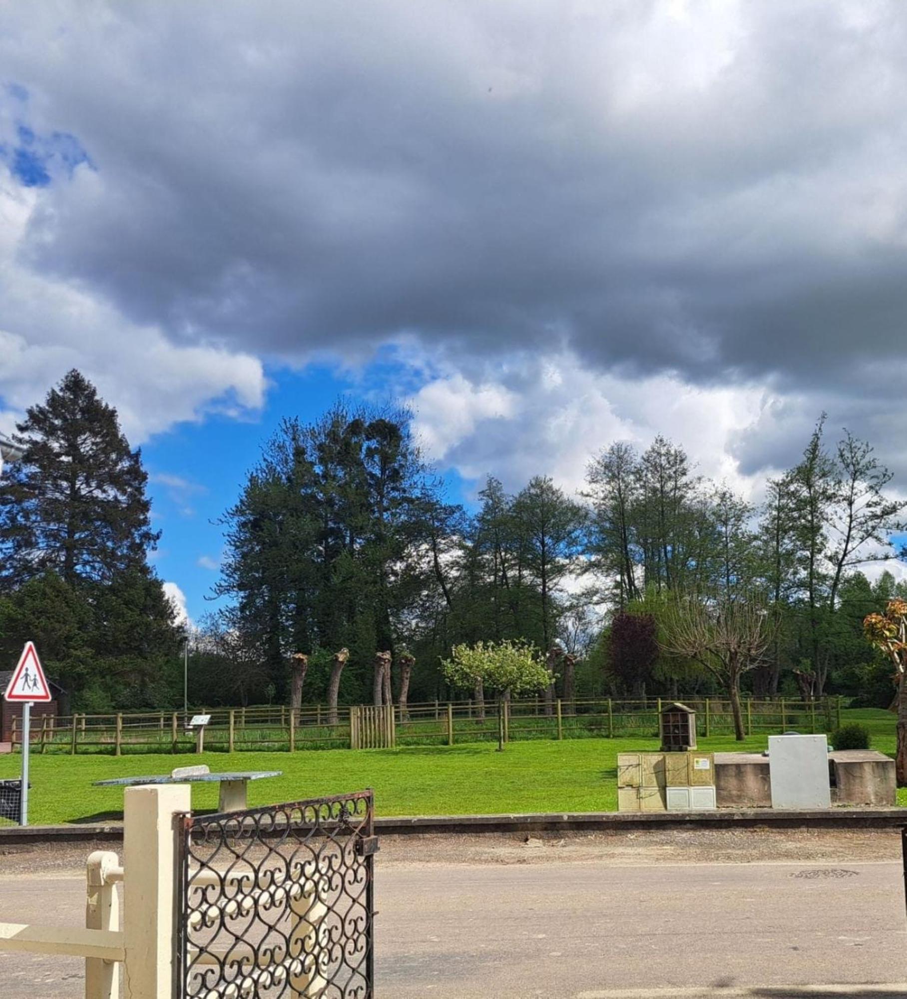 Au Clair Matin Sur L'Yeres Villa Sept-Meules Екстериор снимка